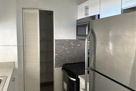 Снять в аренду кондоминиум в Майами, Флорида 2 спальни, № 1947482 - фото 7