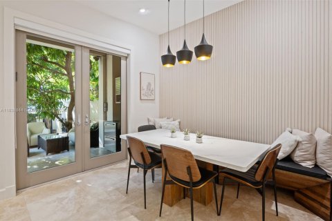 Adosado en venta en Miami, Florida, 3 dormitorios, 248.79 m2 № 1820020 - foto 8
