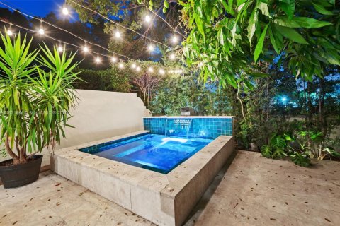 Adosado en venta en Miami, Florida, 3 dormitorios, 248.79 m2 № 1820020 - foto 17