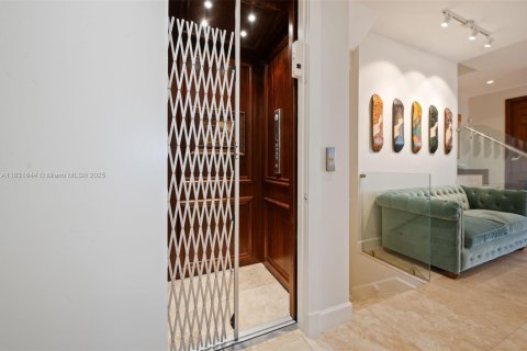 Adosado en venta en Miami, Florida, 3 dormitorios, 248.79 m2 № 1820020 - foto 21