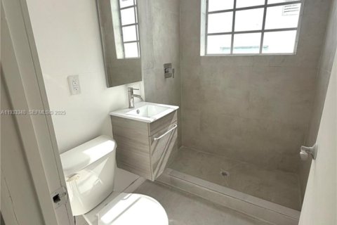 Condominio en alquiler en Miami Beach, Florida, 1 dormitorio, 943.89 m2 № 1993054 - foto 5