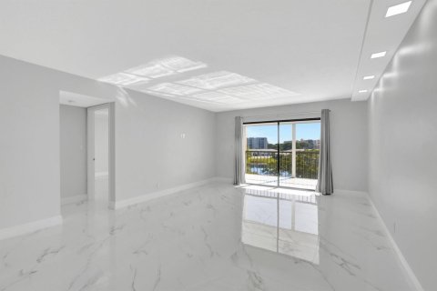 Condo in Delray Beach, Florida, 2 bedrooms № 2153774 - photo 4