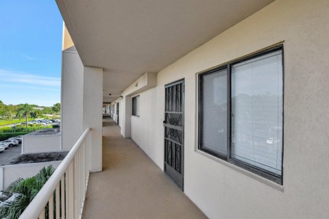 Condo in Delray Beach, Florida, 2 bedrooms № 2153774 - photo 25