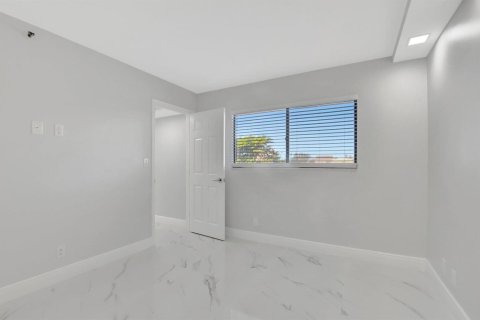 Condo in Delray Beach, Florida, 2 bedrooms № 2153774 - photo 9