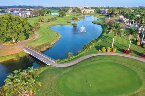 Condo in Coconut Creek, Florida, 2 bedrooms  № 1092750 - photo 1