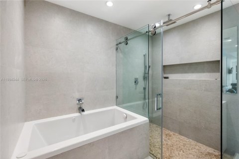 Copropriété à louer à Miami, Floride: 2 chambres, 139.82 m2 № 2056390 - photo 15