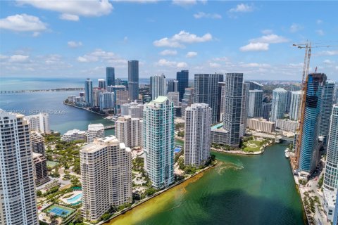 Copropriété à louer à Miami, Floride: 2 chambres, 139.82 m2 № 2056390 - photo 2