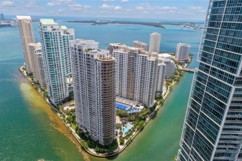 Copropriété à louer à Miami, Floride: 2 chambres, 139.82 m2 № 2056390 - photo 3