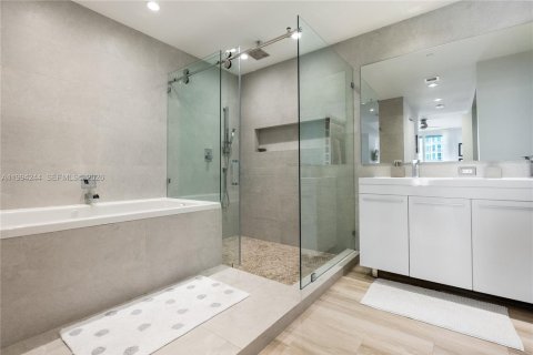 Copropriété à louer à Miami, Floride: 2 chambres, 139.82 m2 № 2056390 - photo 14