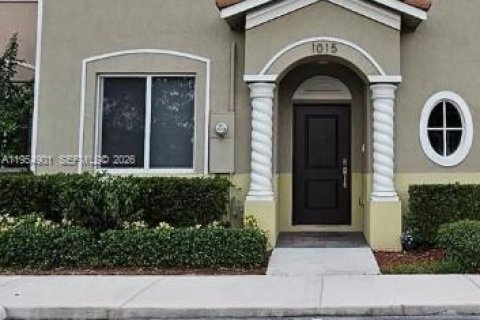 Touwnhouse à louer à Homestead, Floride: 4 chambres, 127.65 m2 № 2153367 - photo 2