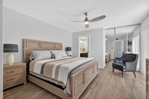Townhouse in Jupiter, Florida 2 bedrooms, 114.83 sq.m. № 1952662 - photo 16