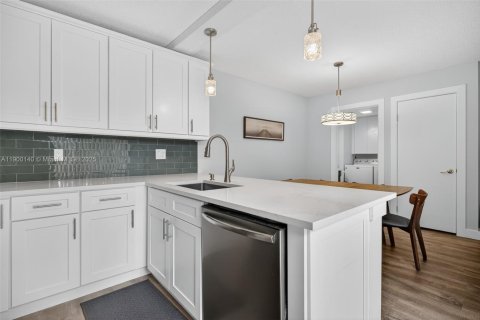 Townhouse in Jupiter, Florida 2 bedrooms, 114.83 sq.m. № 1952662 - photo 5