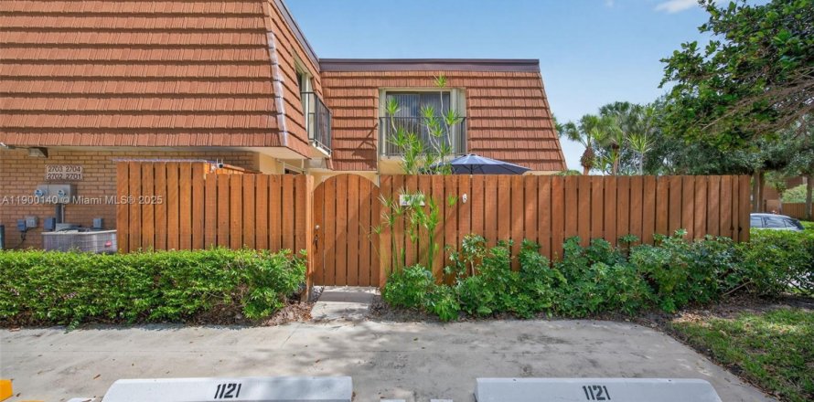Townhouse in Jupiter, Florida 2 bedrooms, 114.83 sq.m. № 1952662