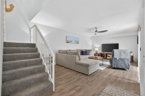 Townhouse in Jupiter, Florida 2 bedrooms, 114.83 sq.m. № 1952662 - photo 14