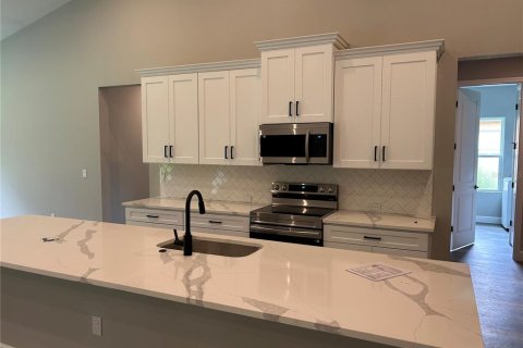 House in Homosassa, Florida 4 bedrooms, 230.21 sq.m. № 2221400 - photo 3