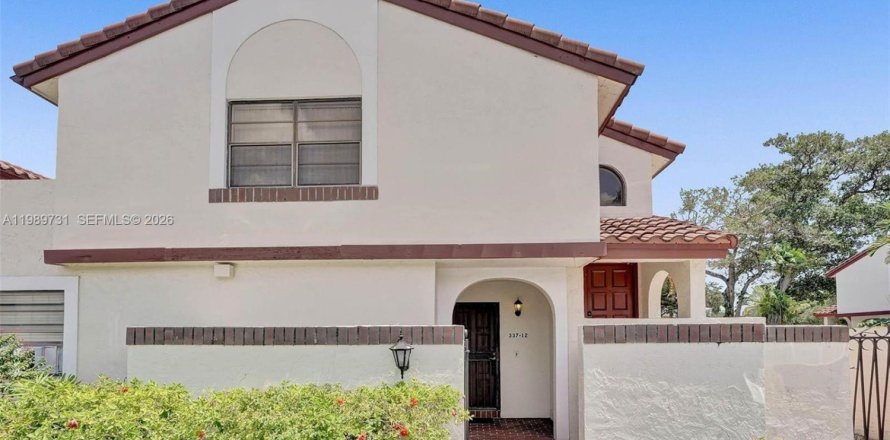 Кондоминиум с 2 спальнями в Майами, Флорида № 2051721