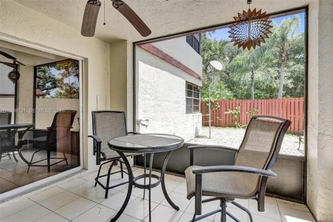 Купить кондоминиум в Майами, Флорида 2 спальни, 159.33м2, № 2051721 - фото 13