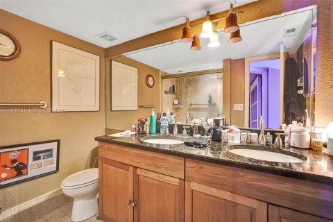 Купить кондоминиум в Майами, Флорида 2 спальни, 159.33м2, № 2051721 - фото 24