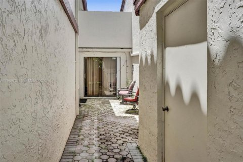 Купить кондоминиум в Майами, Флорида 2 спальни, 159.33м2, № 2051721 - фото 27