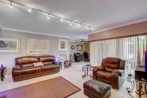 Купить кондоминиум в Майами, Флорида 2 спальни, 159.33м2, № 2051721 - фото 9