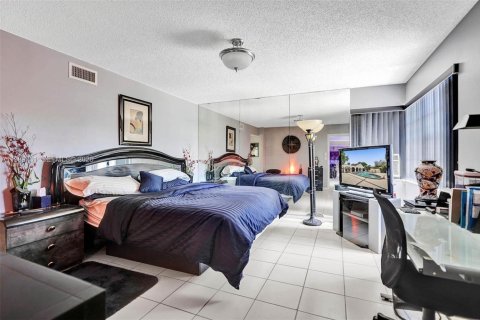 Купить кондоминиум в Майами, Флорида 2 спальни, 159.33м2, № 2051721 - фото 14