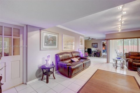 Купить кондоминиум в Майами, Флорида 2 спальни, 159.33м2, № 2051721 - фото 4