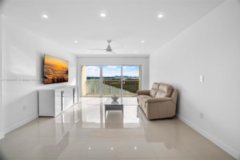 Condo in Sunny Isles Beach, Florida, 2 bedrooms  № 1729013 - photo 7