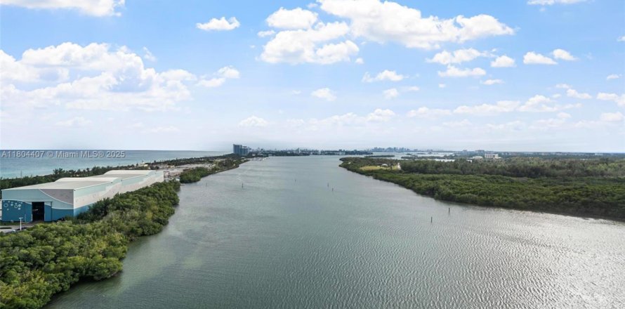 Condo in Sunny Isles Beach, Florida, 2 bedrooms № 1729013