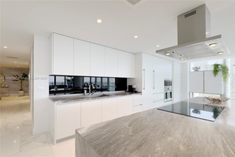 Copropriété à louer à Miami, Floride: 4 chambres, 219.99 m2 № 1889681 - photo 10