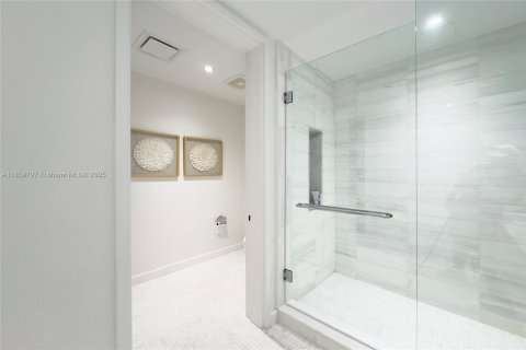 Copropriété à louer à Miami, Floride: 4 chambres, 219.99 m2 № 1889681 - photo 14