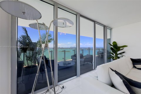 Copropriété à louer à Miami, Floride: 4 chambres, 219.99 m2 № 1889681 - photo 6