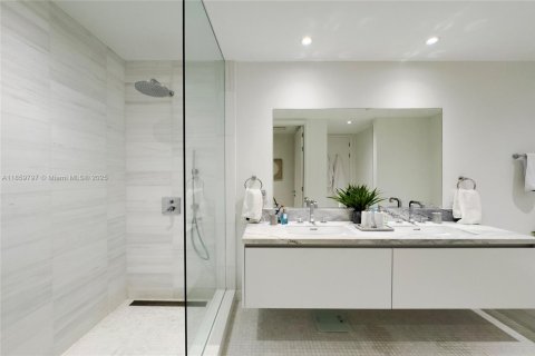 Copropriété à louer à Miami, Floride: 4 chambres, 219.99 m2 № 1889681 - photo 13