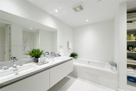 Copropriété à louer à Miami, Floride: 4 chambres, 219.99 m2 № 1889681 - photo 17