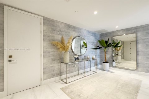 Copropriété à louer à Miami, Floride: 4 chambres, 219.99 m2 № 1889681 - photo 2