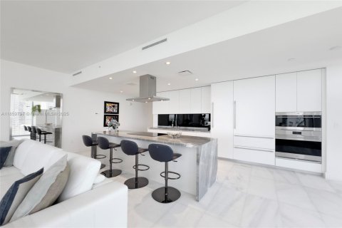 Copropriété à louer à Miami, Floride: 4 chambres, 219.99 m2 № 1889681 - photo 9