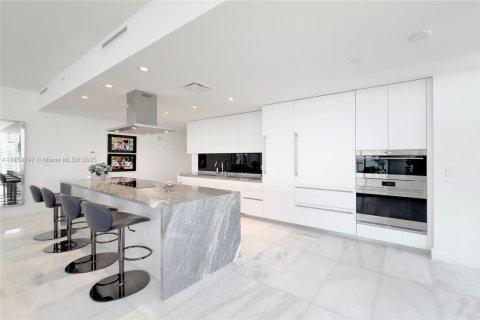 Copropriété à louer à Miami, Floride: 4 chambres, 219.99 m2 № 1889681 - photo 8