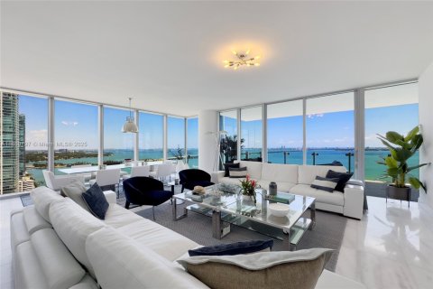 Copropriété à louer à Miami, Floride: 4 chambres, 219.99 m2 № 1889681 - photo 1