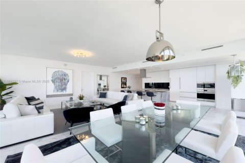 Copropriété à louer à Miami, Floride: 4 chambres, 219.99 m2 № 1889681 - photo 5