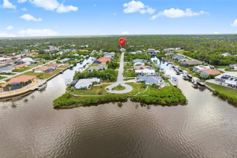 Casa en venta en Port Charlotte, Florida, 3 dormitorios, 154.59 m2 № 2147474 - foto 2