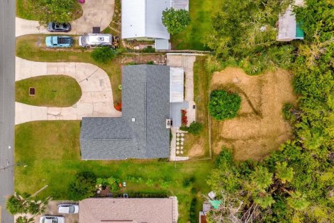House in New Smyrna Beach, Florida 3 bedrooms, 140.47 sq.m. № 2425688 - photo 4