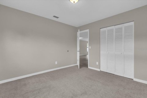 House in New Smyrna Beach, Florida 3 bedrooms, 140.47 sq.m. № 2425688 - photo 17