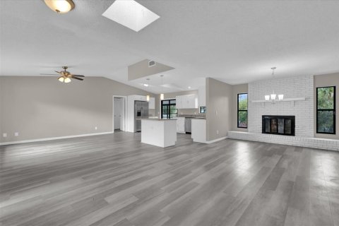 House in New Smyrna Beach, Florida 3 bedrooms, 140.47 sq.m. № 2425688 - photo 11