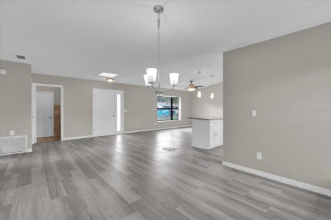 House in New Smyrna Beach, Florida 3 bedrooms, 140.47 sq.m. № 2425688 - photo 10
