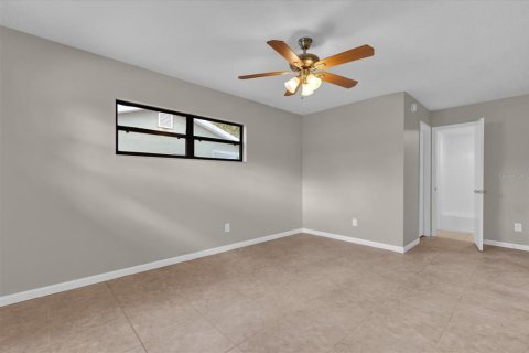 House in New Smyrna Beach, Florida 3 bedrooms, 140.47 sq.m. № 2425688 - photo 24