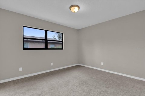 House in New Smyrna Beach, Florida 3 bedrooms, 140.47 sq.m. № 2425688 - photo 19
