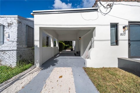 House in Miami, Florida 3 bedrooms, 80.17 sq.m. № 2000532 - photo 18