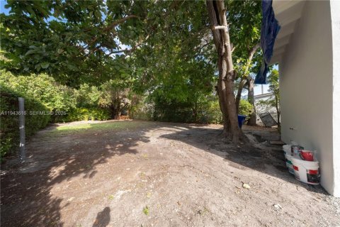 House in Miami, Florida 3 bedrooms, 80.17 sq.m. № 2000532 - photo 22