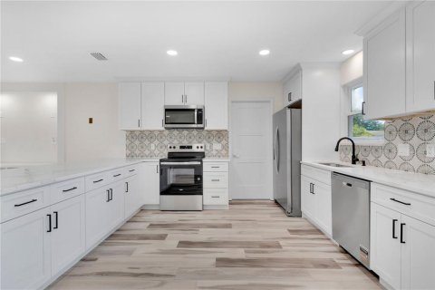 Villa ou maison à vendre à Edgewater, Floride: 3 chambres, 141.77 m2 № 2314946 - photo 11