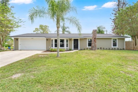 House in Edgewater, Florida 3 bedrooms, 141.77 sq.m. № 2314946