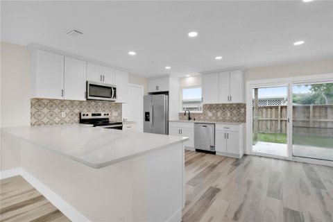Villa ou maison à vendre à Edgewater, Floride: 3 chambres, 141.77 m2 № 2314946 - photo 10